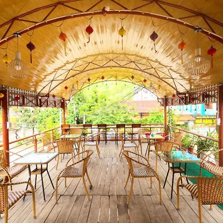 Hoang Anh Hostel Meo Vac Exteriör bild